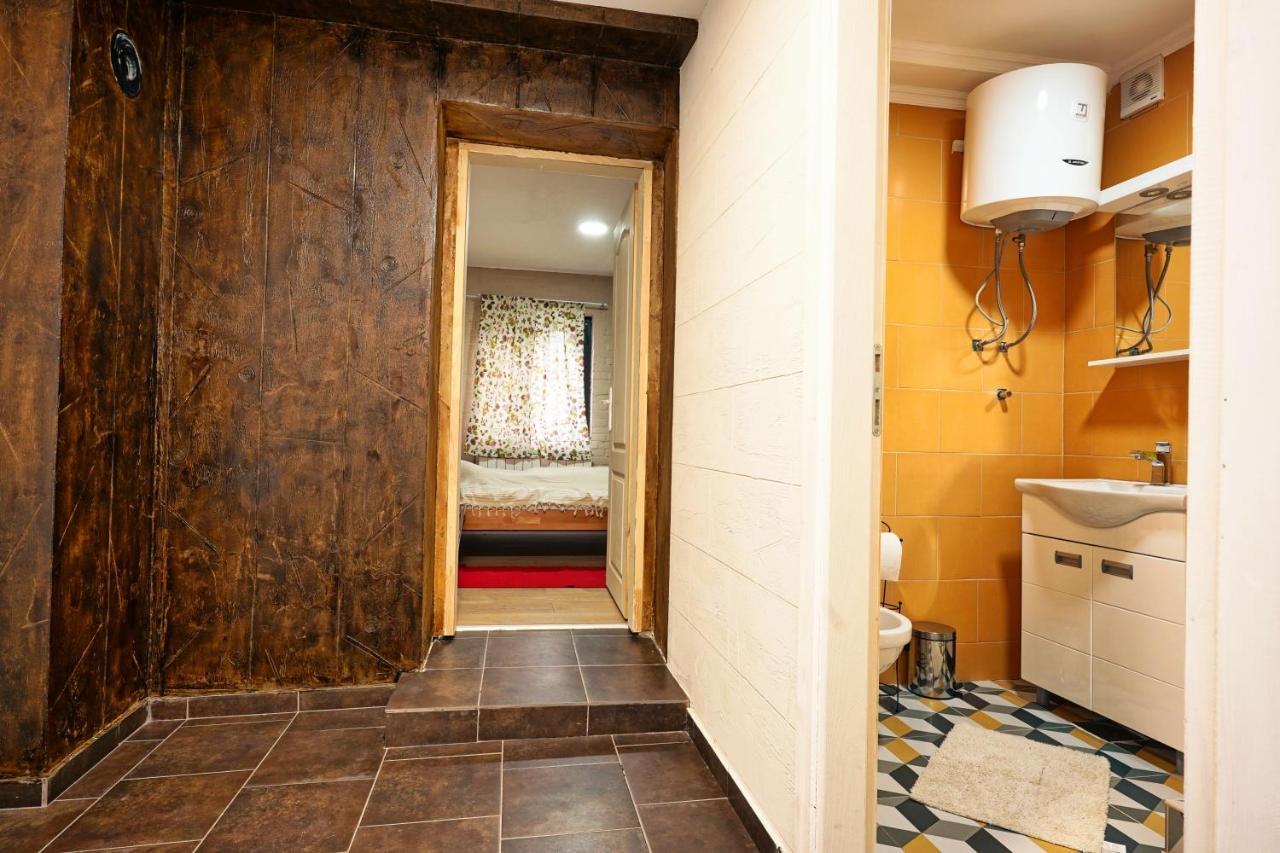 Zmaj Ognjeni Etno Concept Apartment Kupinovo Bagian luar foto