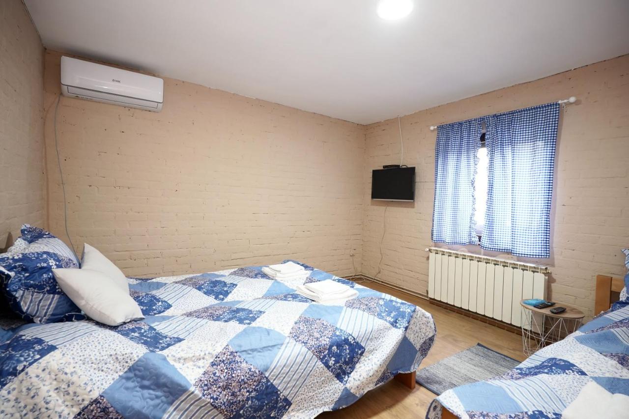 Zmaj Ognjeni Etno Concept Apartment Kupinovo Bagian luar foto